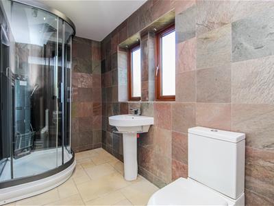 EN SUITE/W.C.